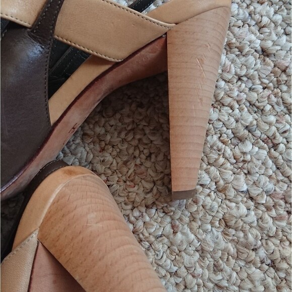COLE HAAN AIR LAYNEY two tone brown Leather heels - Picture 9 of 10